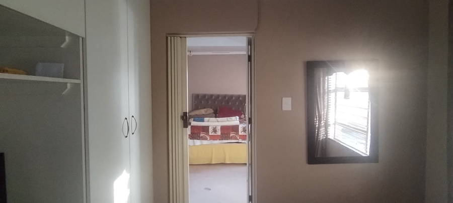4 Bedroom Property for Sale in Flamingo Park Free State